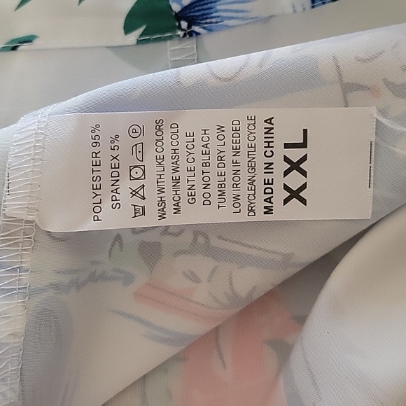 NWOT Tropical Hawaiian Havana Print Summer Tourist Button-down Shirt - Picture 6 of 7